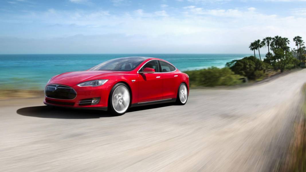 Tesla'nın bilinmeyen 8 gizli özelliği! Şifreli torpido, gizli kapı açma yeri, kör nokta... Tesla kullanmayanların canı kalacak 1